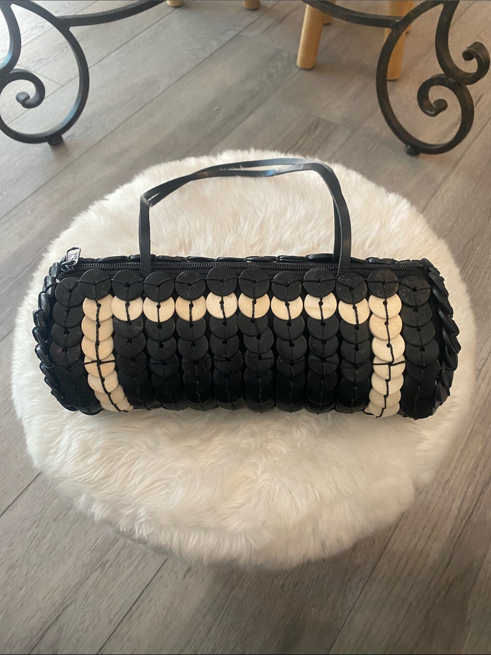Vintage Black and Cream Barrel Handbag.
